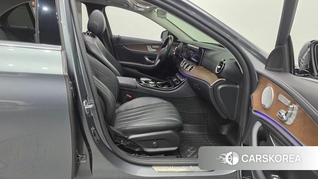 Mercedes-Benz E-Class W213 2020 Серый из Кореи, фото 2