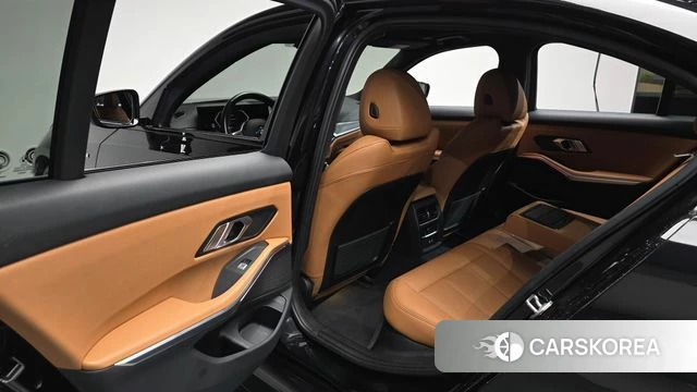 BMW 3 Series (G20) 2023 Черный из Кореи, фото 2
