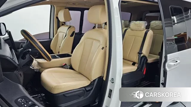 Hyundai Staria 2023 Белый из Кореи, фото 2