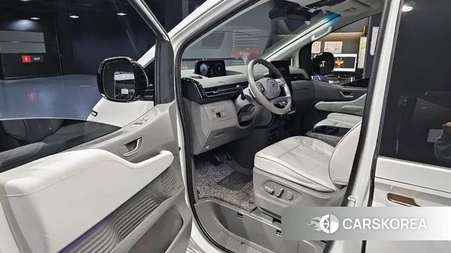 Hyundai Staria 2022 Белый из Кореи, фото 2