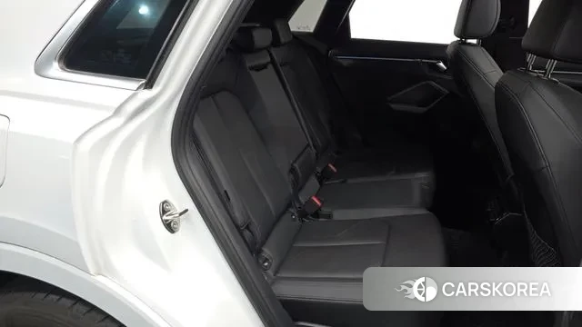 Audi Q3 (F3) 2022 Белый из Кореи, фото 2