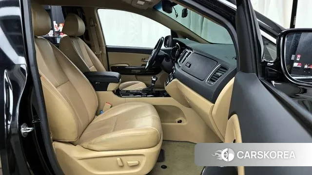 Kia The New Carnival 2020 Черный из Кореи, фото 2