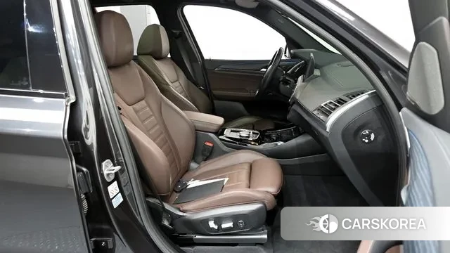 BMW iX3 2023 Серый из Кореи, фото 2