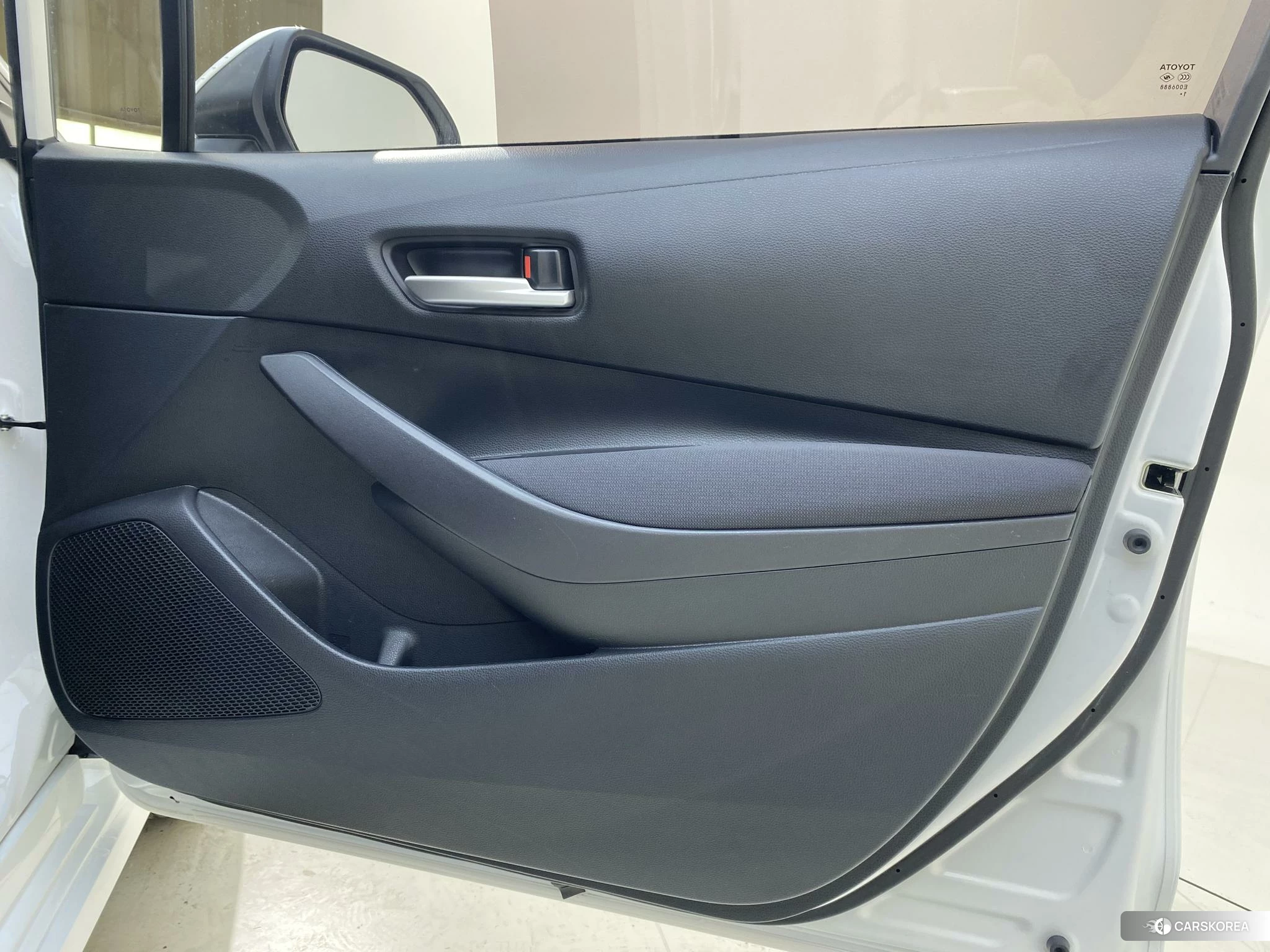 Toyota Corolla 2021 Белый из Китая, фото 2