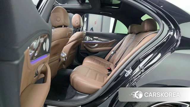 Mercedes-Benz E-Class W213 2019 Черный из Кореи, фото 2