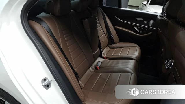 Mercedes-Benz E-Class W213 2019 Белый из Кореи, фото 2