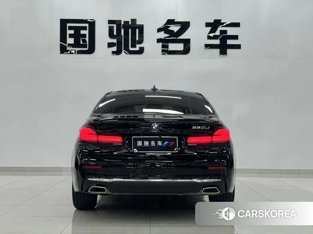 BMW 5 series 2023 Черный из Китая, фото 2
