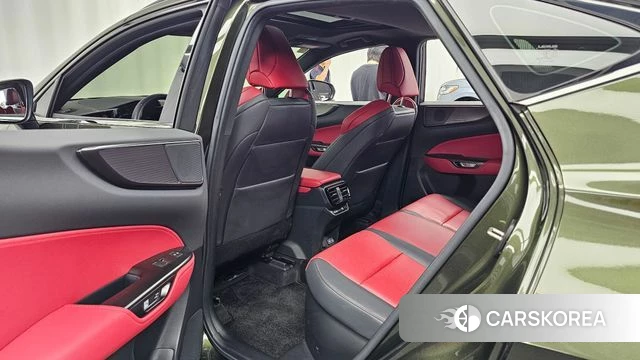 Lexus NX450h + 2nd generation 2023 Зеленый из Кореи, фото 2