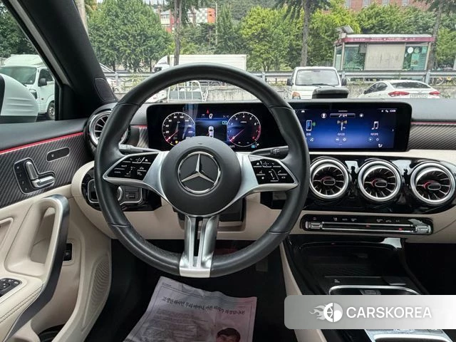 Mercedes-Benz A-Class W177 2024 Белый из Кореи, фото 2