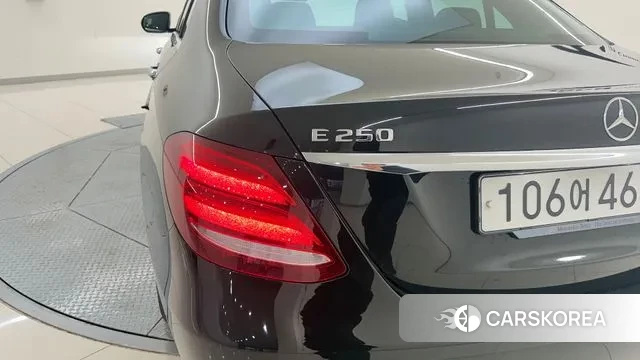 Mercedes-Benz E-Class W213 2020 Черный из Кореи, фото 2