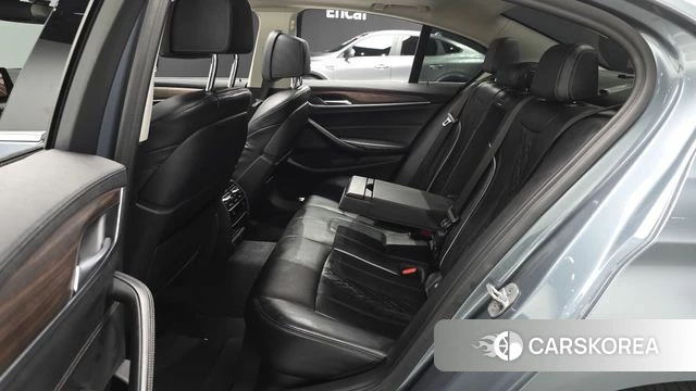 BMW 5 Series (G30) 2019 Серый из Кореи, фото 2