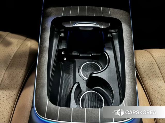 Mercedes-Benz E-class PHEV 2024 Черный из Китая, фото 2