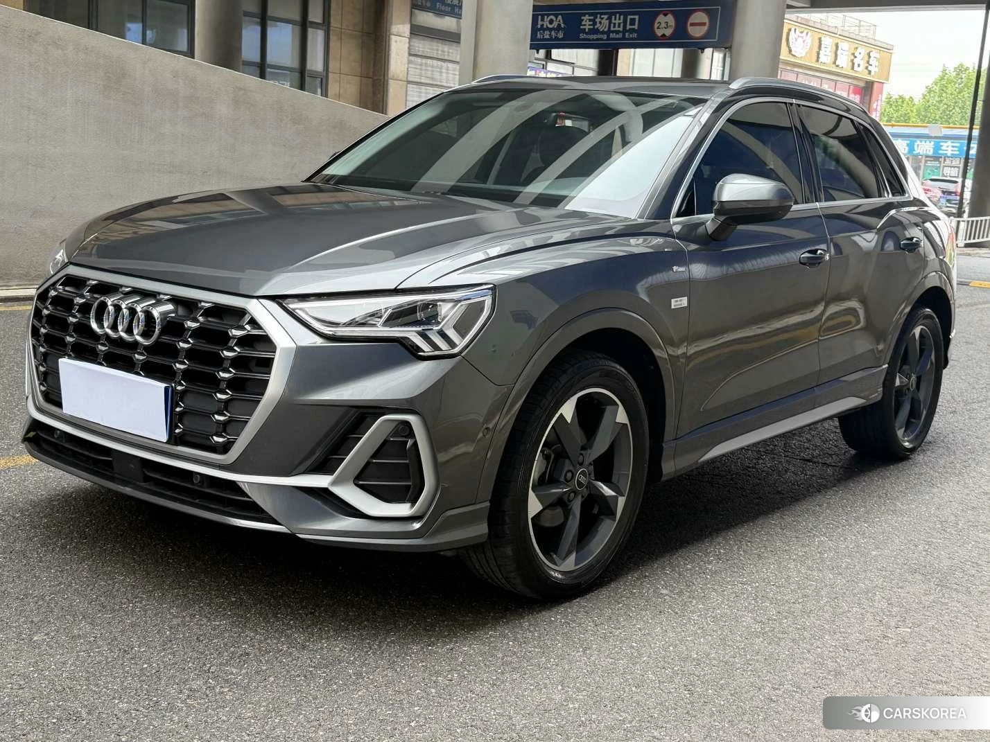 Audi Q3 2022 Серебристо-серый из Китая, фото 2