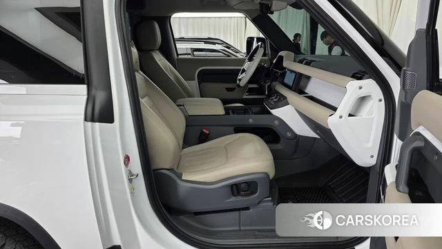 Land Rover Defender (L663) 2021 Белый из Кореи, фото 2