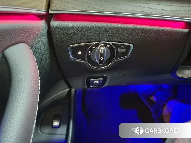 Mercedes-Benz E-Class W213 2021 Белый из Кореи, фото 2