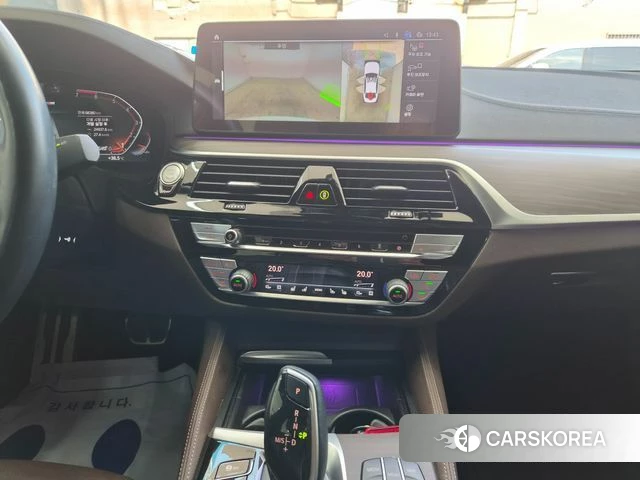 BMW 5 Series (G30) 2021 Белый из Кореи, фото 2