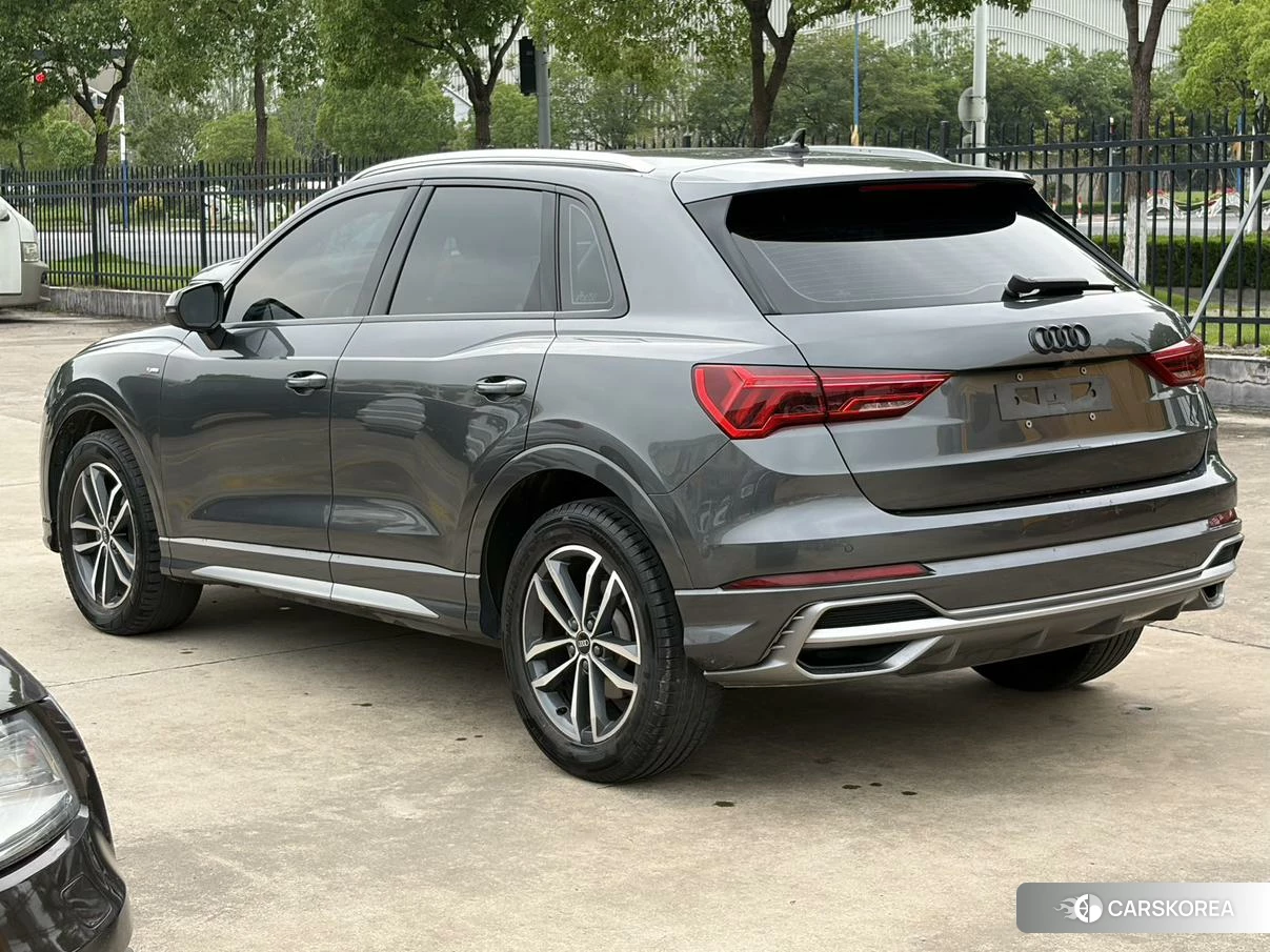 Audi Q3 2021 Темно-серый из Китая, фото 2