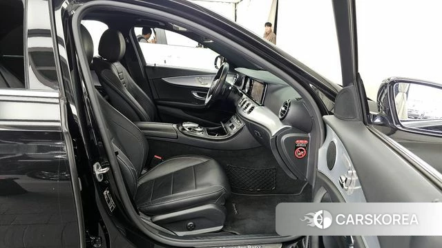 Mercedes-Benz E-Class W213 2019 Черный из Кореи, фото 2