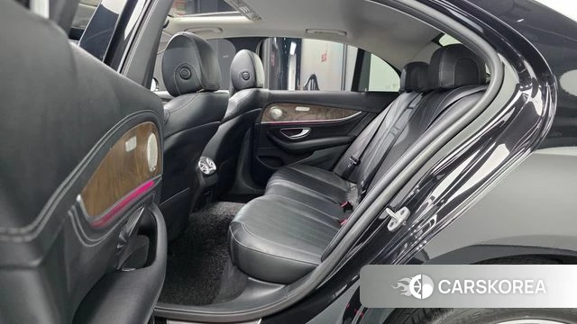 Mercedes-Benz E-Class W213 2019 Черный из Кореи, фото 2