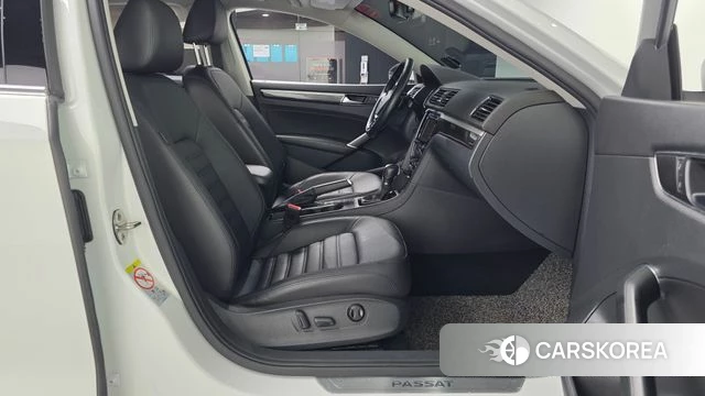 Volkswagen The New Passat 2018 Белый из Кореи, фото 2