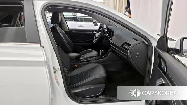 Volkswagen 7th Generation of Jetta 2023 Белый из Кореи, фото 2