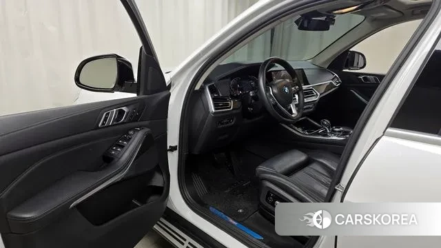 BMW X5 (G05) 2022 Белый из Кореи, фото 2