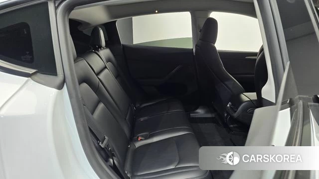 Tesla Model Y 2024 Белый из Кореи, фото 2