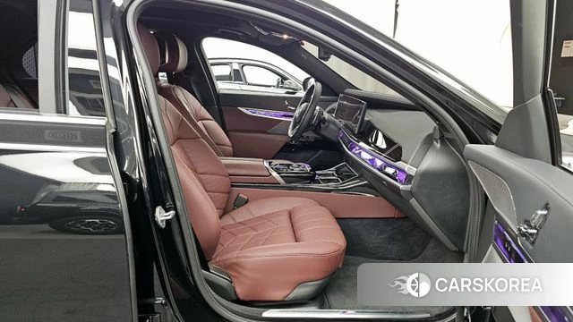 BMW 7 Series (G70) 2025 Черный из Кореи, фото 2