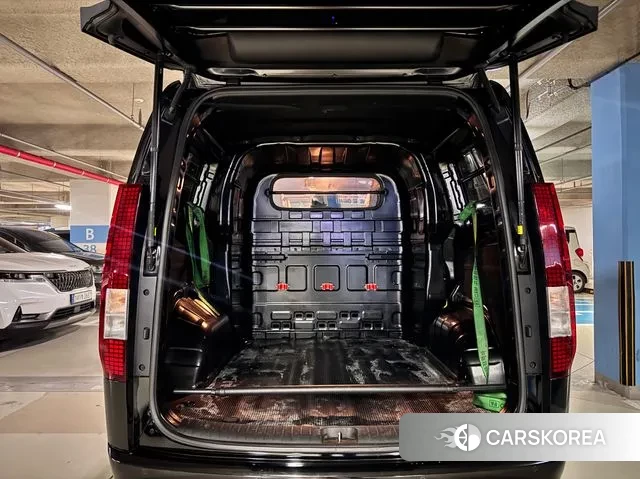 Hyundai Staria 2022 Черный из Кореи, фото 2