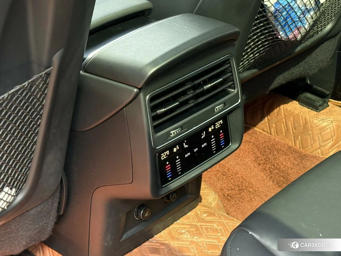 Audi Q7 2021 Черный из Китая, фото 2
