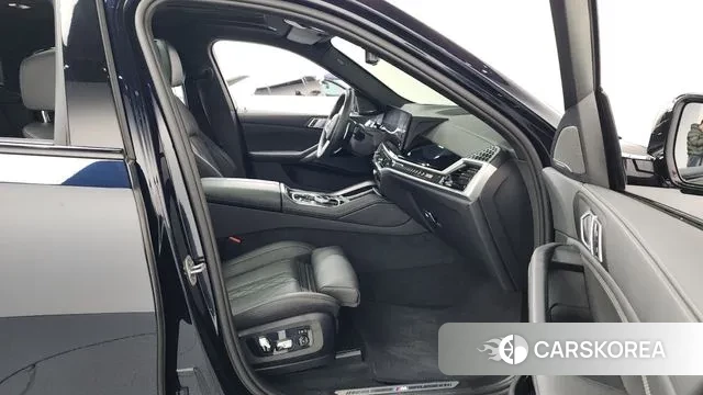 BMW X6 (G06) 2025 Черный из Кореи, фото 2