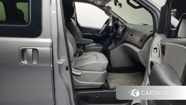 Hyundai The New Grand Starex 2019 Серебристо-серый из Кореи, фото 2