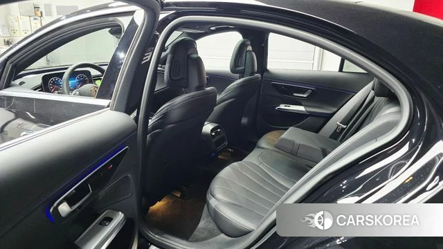 Mercedes-Benz E-Class W214 2025 Черный из Кореи, фото 2