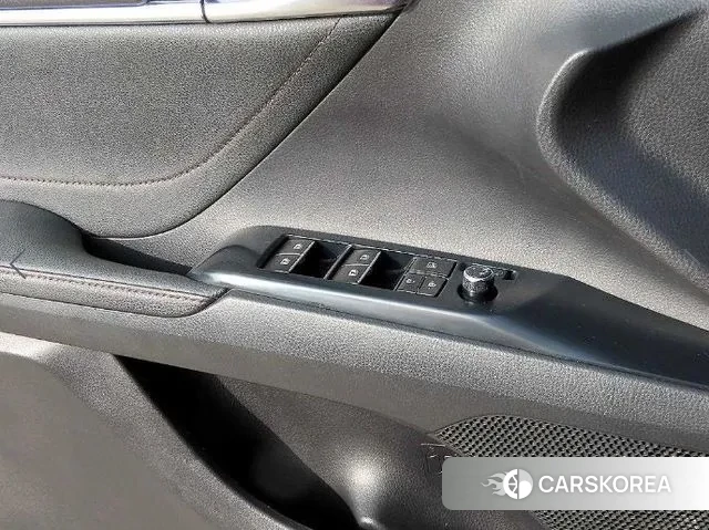 Toyota Camry (XV70) 2018 Красный из Кореи, фото 2