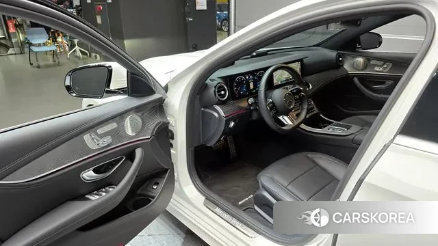 Mercedes-Benz E-Class W213 2022 Белый из Кореи, фото 2