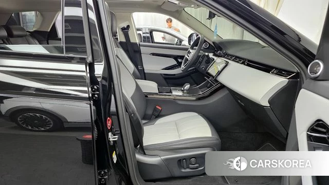 Land Rover Range Rover Evoque 2nd Generation 2025 Черный из Кореи, фото 2