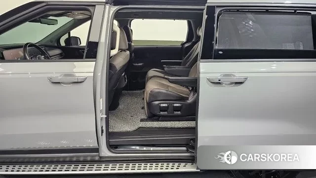 Kia The New Carnival 4th Generation 2024 Серый из Кореи, фото 2