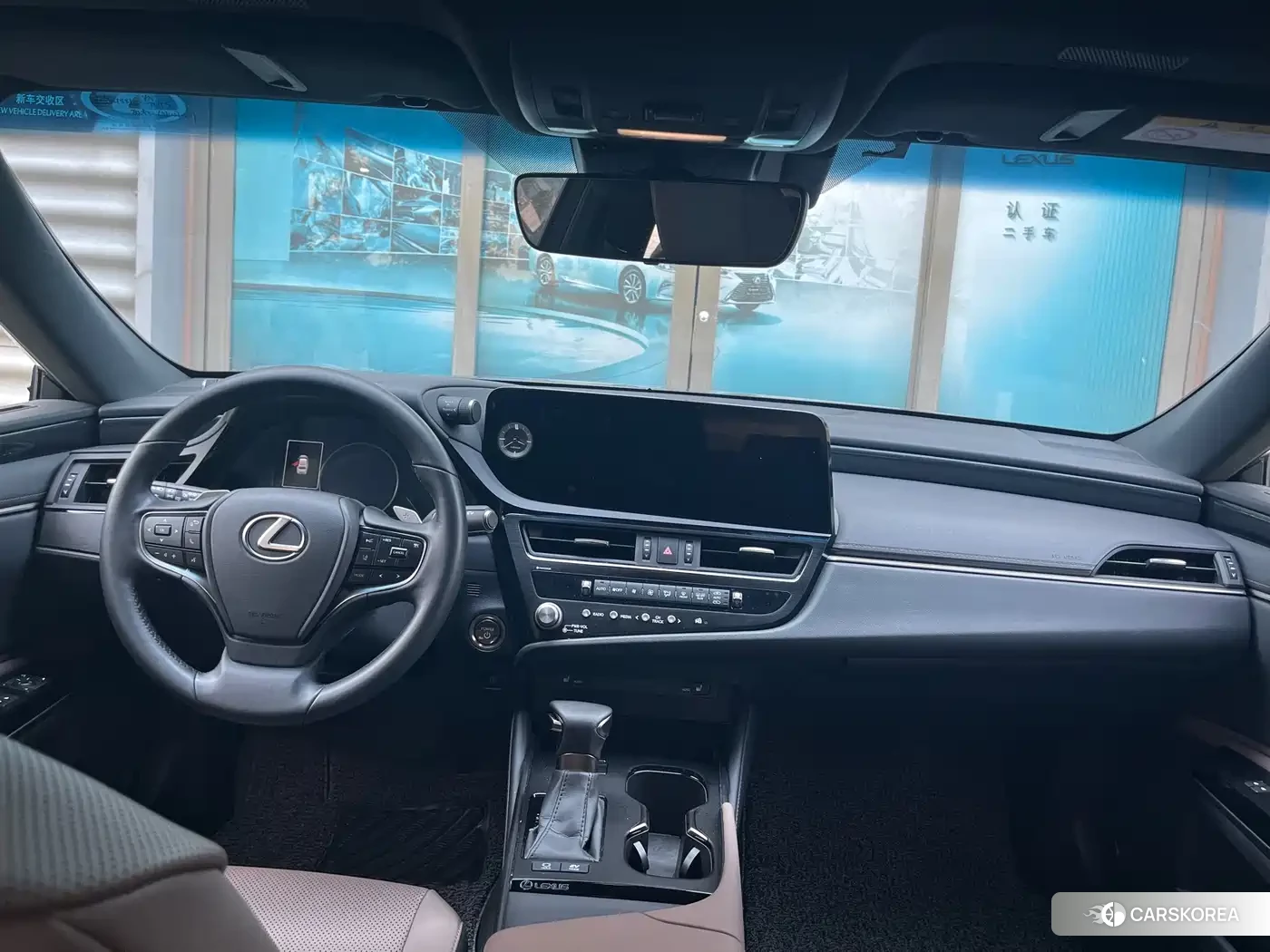 Lexus ES 2024 Silver/gray из Китая, фото 2