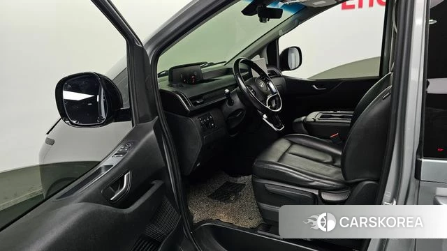 Hyundai Staria 2021 Серебристо-серый из Кореи, фото 2