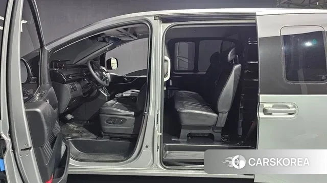 Hyundai Staria 2021 Серебряный из Кореи, фото 2