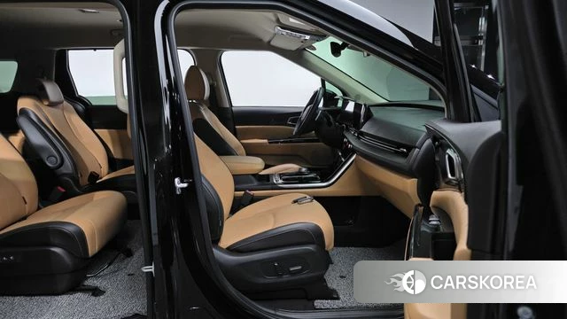 Kia Carnival 4th generation 2022 Черный из Кореи, фото 2