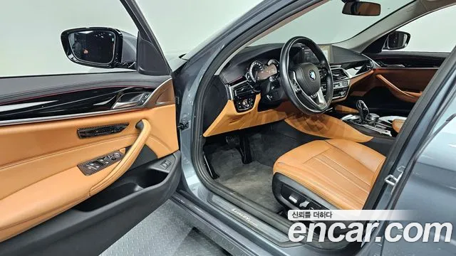 BMW 5 Series (G30) 2018 Серый из Кореи, фото 2