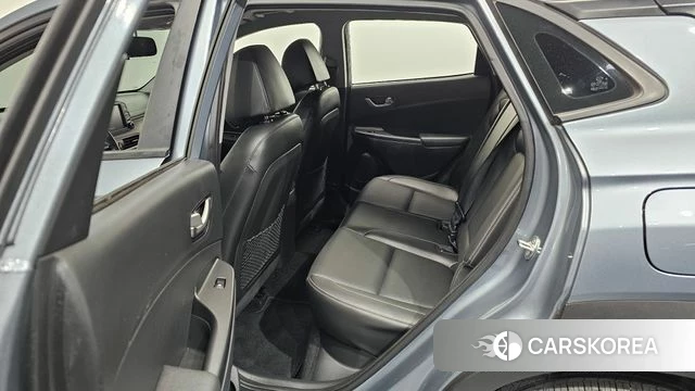 Hyundai Kona 2018 Светло-серебряный цвет из Кореи, фото 2