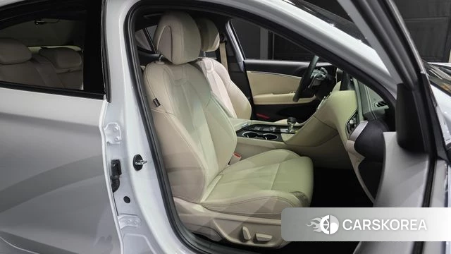 Genesis The New G70 2025 Белый из Кореи, фото 2