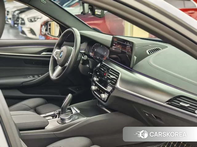 BMW 5 series (imported) 2021 Темно-серый из Китая, фото 2