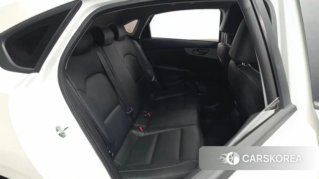 Kia The New K3 2nd generation 2022 Белый из Кореи, фото 2