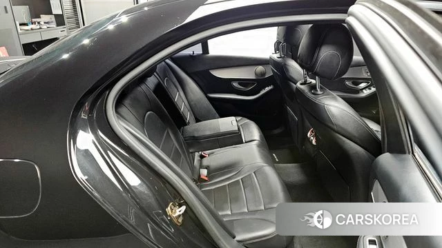 Mercedes-Benz C-Class W205 2018 Черный из Кореи, фото 2