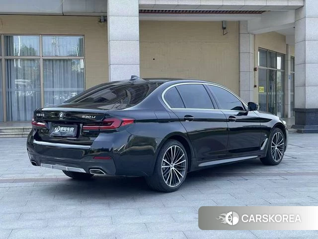 BMW 5 series 2021 Черный из Китая, фото 2