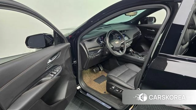Cadillac XT4 2023 Черный из Кореи, фото 2