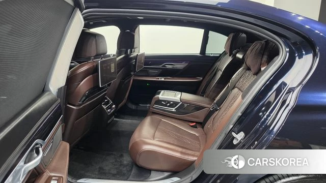 BMW 7 Series (G11) 2019 Черный из Кореи, фото 2